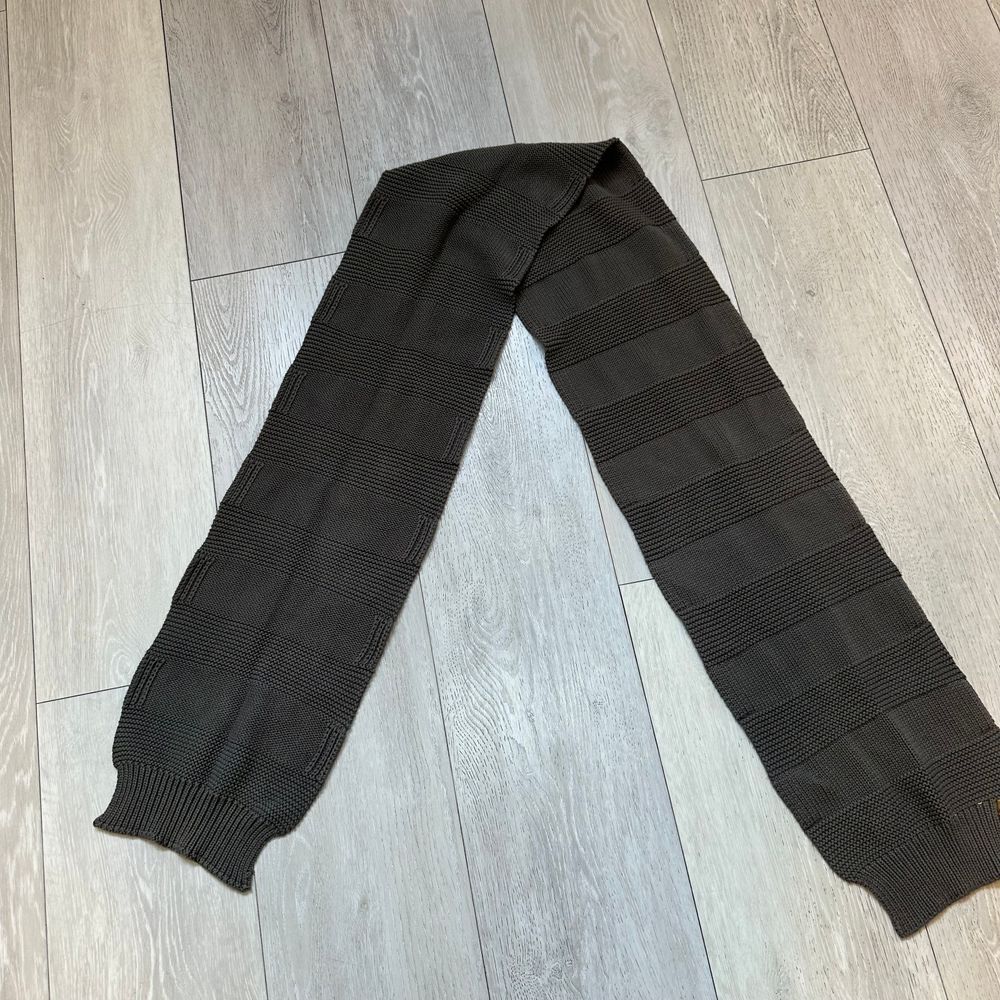 Dark Gray Fossil knit light winter and fall scarf